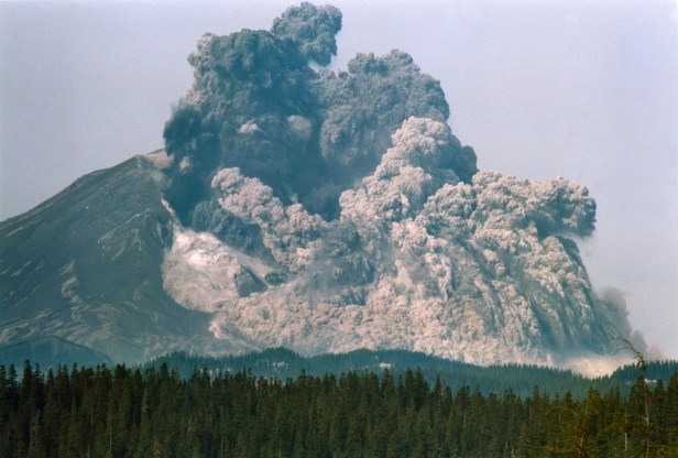 Mt. st Helens 1980 eruption.jpg