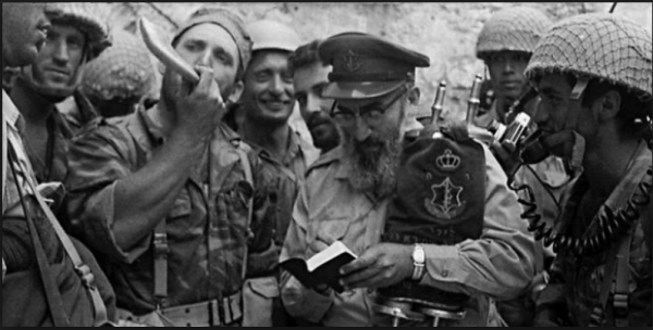 Chief-Milit-Rabbi-Goren-at-Wall-in-1967-e1464922496369.png